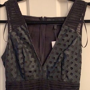 Kendall+Kylie V-neck Sleeveless Black Dress